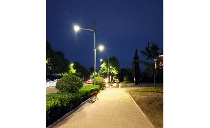 華體這兩款智慧路燈亮相青島，為2018上合組織峰會(huì)獻(xiàn)禮