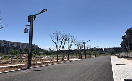 華體為遂寧提供的這個(gè)路燈“小書包”，在5G時(shí)代將有“大用處”