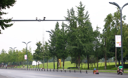 速來(lái)?yè)屛?！黃金地段！華體戶外廣告屏正在火熱招商中→